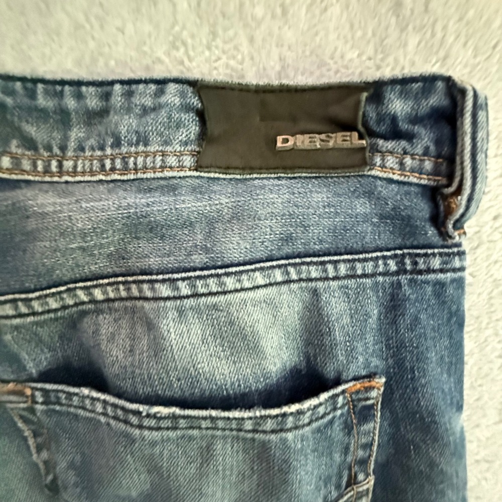 Diesel Larkee Mens 38x32 Blue Distressed Regular Straight Leg Jeans Medium Wash - Picture 8 of 12
